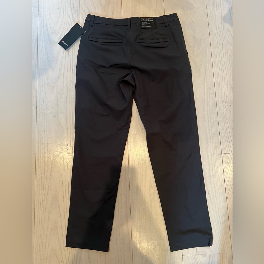 (BRAND NEW) Men’s Lululemon 32x32 ABC Classic-Fit Trouser Warpstreme